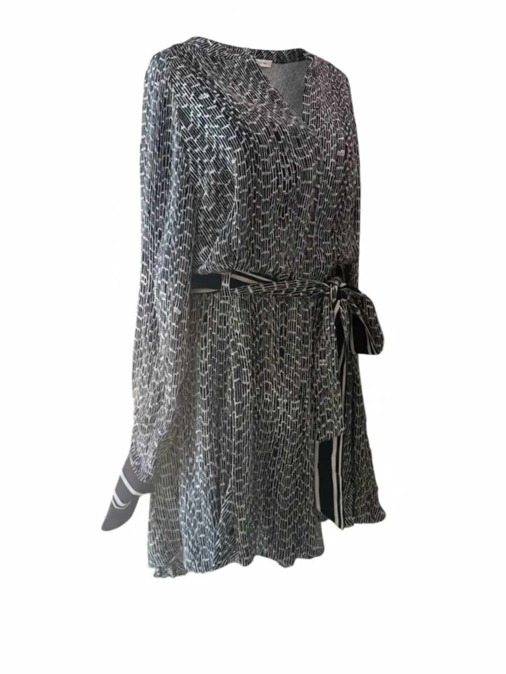 Reiss Laria Flippy Mini Dress -Black & White Printed Long-Sleeve Tie-Waist Dress - Picture 4 of 11